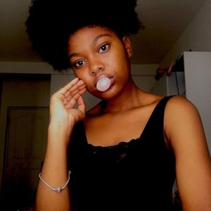 Meet your Posher, Faustina